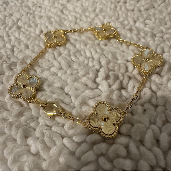 Van Cleef & Arpels Jewelry - Van Cleef & Arpels Yellow Gold Vintage Alhambra Bracelet